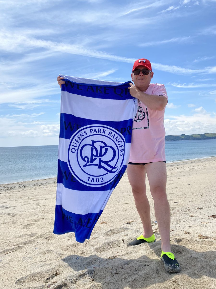WendyThorpeUK's tweet photo. What a shocker out comes the towel lol #qprfc #superhoops #werqpr @SteveTh05085176 https://t.co/oj2SVCAMRR