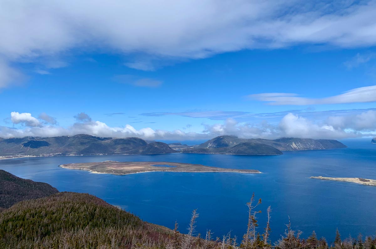 Roadstories's tweet photo. Hey #Newfoundland, you're trending. Perfect timing. We've just published a great story by @BolandC on your superb Bay of Islands hiking trails -  https://t.co/PnK4KydToP https://t.co/kCtjIXL83g