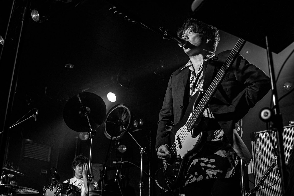 shotakiyono's tweet photo. 【2/3】
ギターレス2ピースバンド
AsuralbertII(@AII_info_ )/グッドモーニングアメリカ
金廣さん(@kanehiroshingo )を撮影させて頂きました。
人生で1番好きなボーカルですって緊張して言えなかった。
#八王子
#AsuralbertII
#グッドモーニングアメリカ
#金廣真悟
#邦ロック好きな人と繋がりたい https://t.co/tSghmuIJad