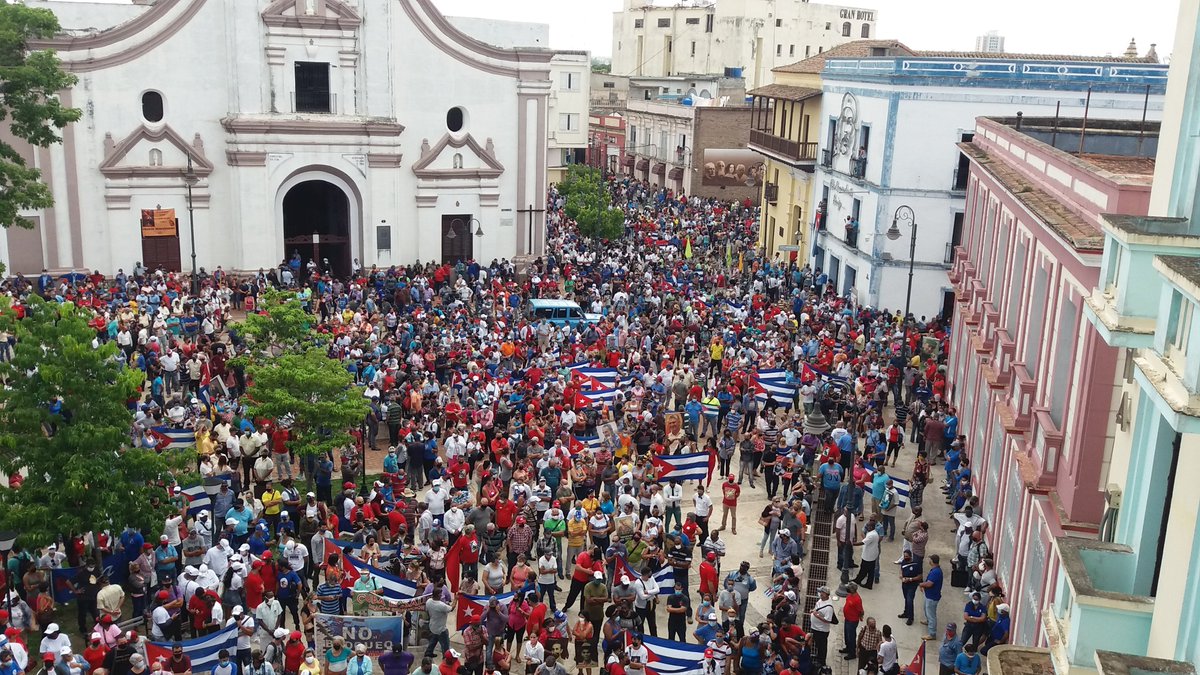 GobCamaguey's tweet photo. Pueblo de #Camagüey en las calles en marcha revolucionaria que desde la Plaza de los Trabajadores hasta áreas del Casino Campestre @DiazCanelB
 @AsambleaCuba
 @ArielSantanaS
 @jlbroche
 @MMarreroCruz https://t.co/wa8ImVLfxu