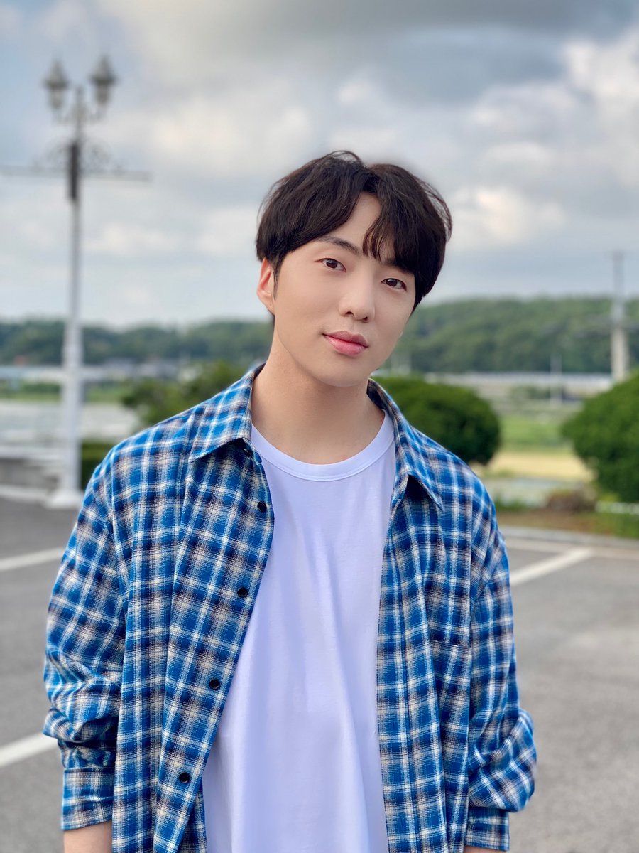 official_yoon_'s tweet photo. 과거 태선이와 현재 태선이의 차이점 아시는 분 손!!!! https://t.co/gXTlHXHL4Y