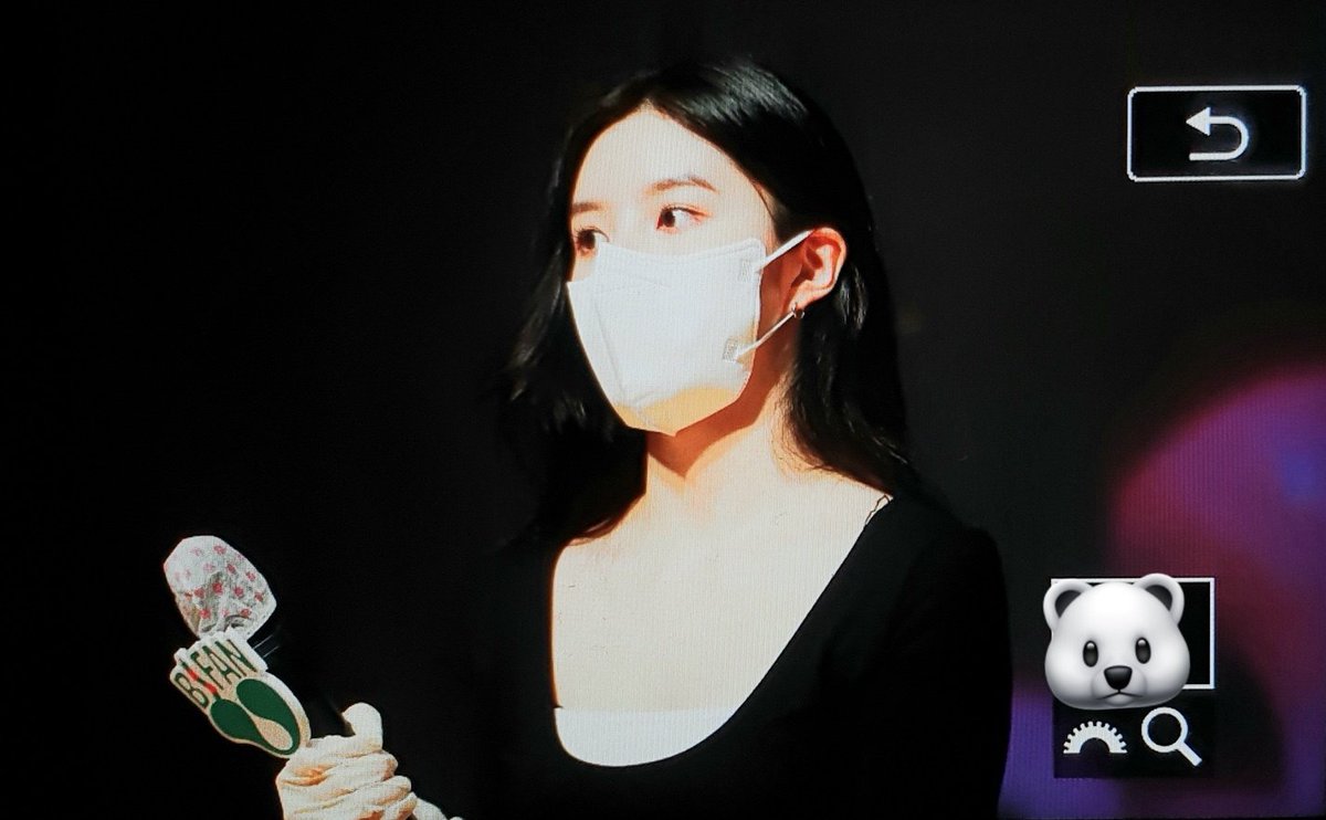 시선의 연속 tweet media