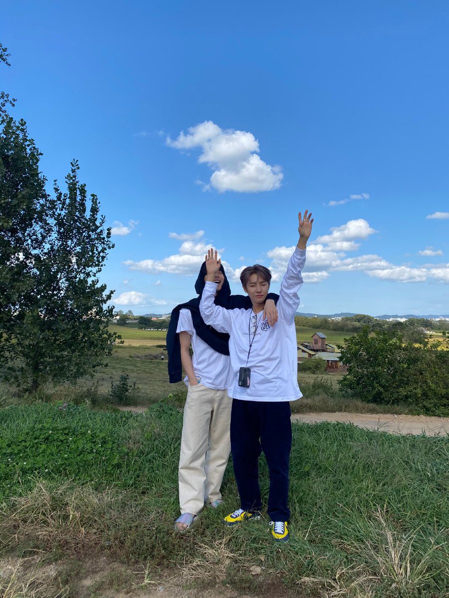 SiJunhee_'s tweet photo. #시즈니트친소 #드프트친소 #시즈니_트친소 
대충 •• 요런거 좋아하구 나눔 좋아하는 복짱이를 탐라에 심어바오 (.◜◡◝ ) 도프 런프들 환영🤍 교복부터 맘찍하면 잡아욧! https://t.co/c2zgPwsXBM