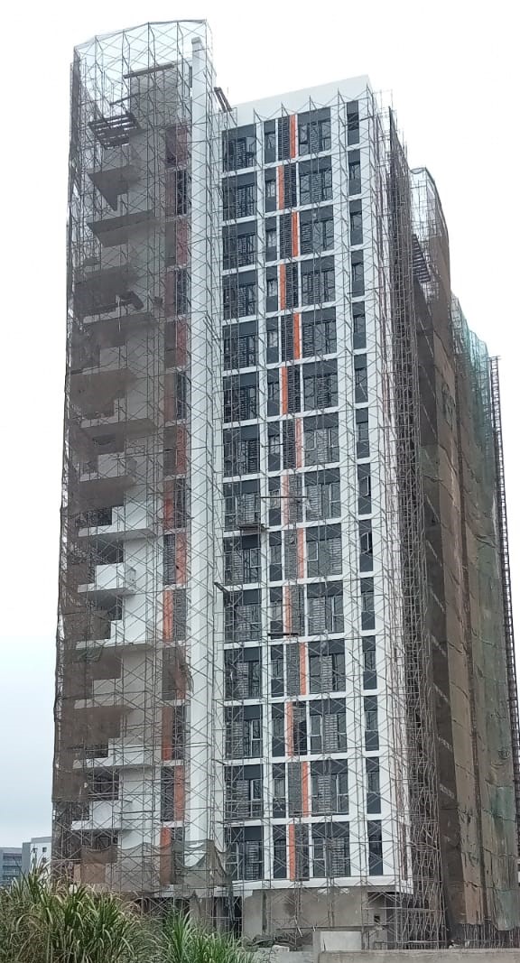 CentumRE's tweet photo. Riverbank Apartments has taken shape! We're pleased with this incredible progress. The @RiverbankKE apartments will be move-in ready at Q4 of this year. To book a unit or schedule a tour, call 0709902905. #LifeAtTwoRivers https://t.co/XW28fi9hFM
