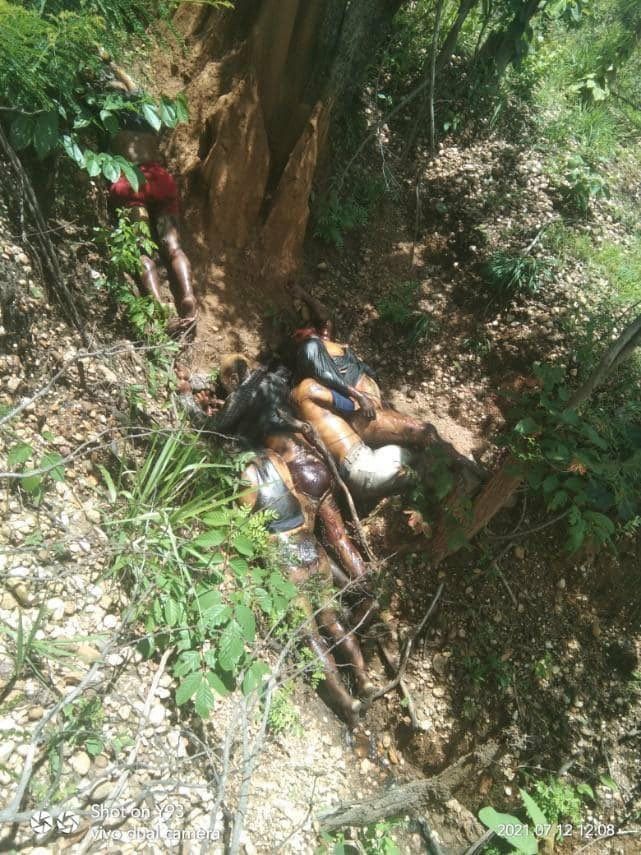 United nations (@unnew8) on Twitter photo 🚨 #Myanmar , #Burma
death In Kani tsp,SAC terrorists forces raided and massacred 14 refugees from Yinn village and 1 from Konethar village on July 12. They also bombs near the dead bodies.
#TigrayGenocide
#WhatsHappeningInMyanmar #July12Coup <a href="/SecBlinken/">Secretary Antony Blinken</a> <a href="/SAdamsR2P/">Simon Adams</a> <a href="/RapporteurUn/">UN Special Rapporteur Tom Andrews</a> 🚨 #Myanmar , #Burma
death In Kani tsp,SAC terrorists forces raided and massacred 14 refugees from Yinn village and 1 from Konethar village on July 12. They also bombs near the dead bodies.
#TigrayGenocide
#WhatsHappeningInMyanmar #July12Coup <a href="/SecBlinken/">Secretary Antony Blinken</a> <a href="/SAdamsR2P/">Simon Adams</a> <a href="/RapporteurUn/">UN Special Rapporteur Tom Andrews</a>