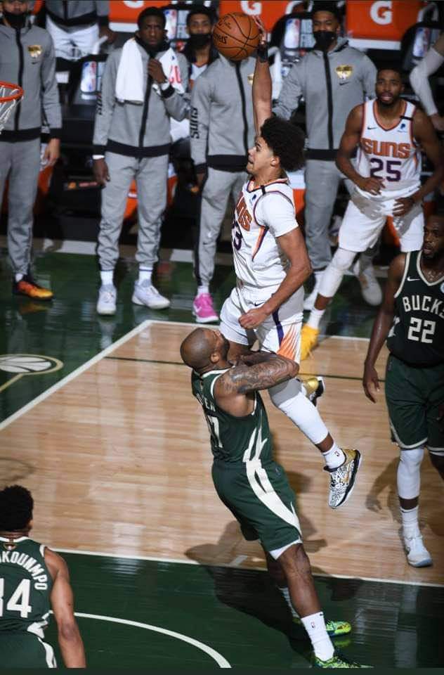 burnunit727's tweet photo. @KDTrey5 , he was doing all that talking against yall only to get balls in the mouth. Thats all it take. Slong on the grill https://t.co/rRNio4vL5p