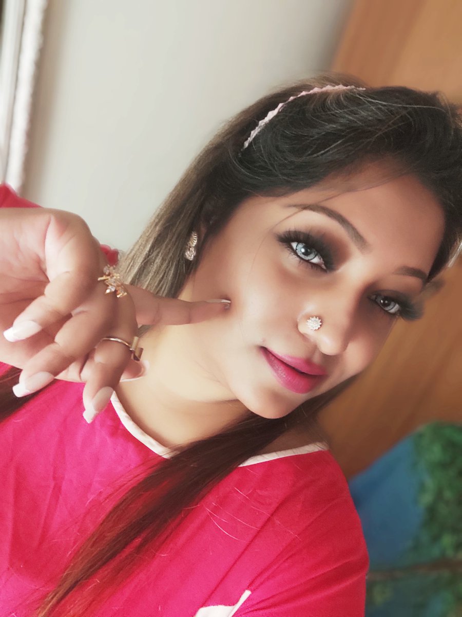 farjanatajreen's tweet photo. Pink me 💄📿👛🩰💍
.
.
.
.
.
.
#farjanatajreen #barsha #makeupartist #youtuber #videocreator #entrepreneur https://t.co/WHDFWm8Umx