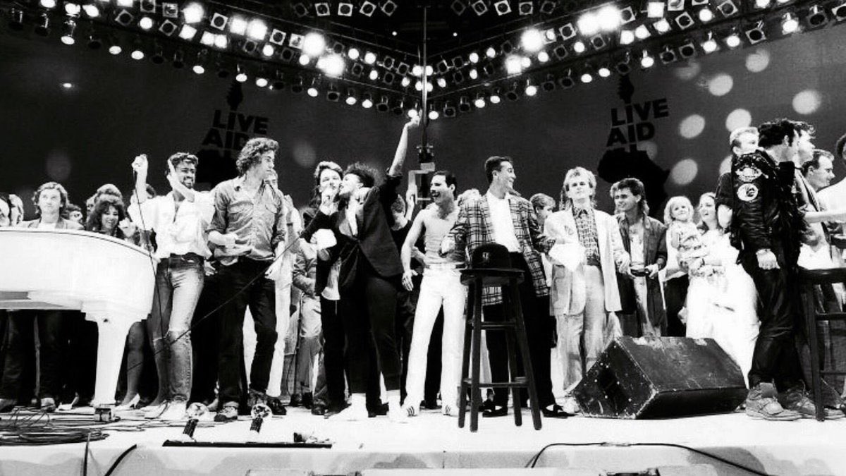 estendenciavzl's tweet photo. "Live Aid" es tendencia porque hoy se cumplen 36 años de dicho evento https://t.co/9pOY49dvHe