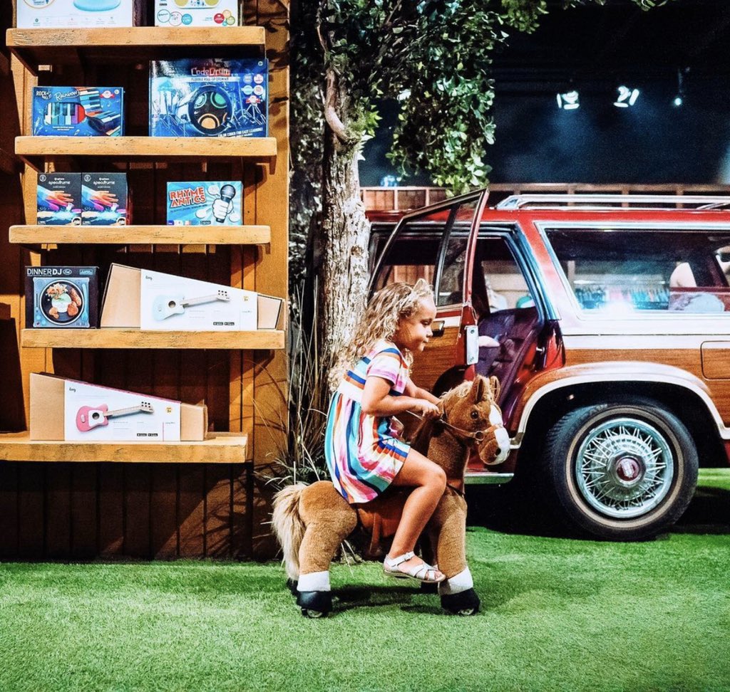 UnionSquareNY's tweet photo. Discover a magical toy store experience at @CAMPSTORES in #UnionSqaureNY! Kids will be amazed to open the secret door that leads to an incredible play space with jungle gyms, rideable stuffed animals and free arts + crafts 🪀🐴🎨 More USQ kids fun here: https://t.co/mh4BxxFJh6 https://t.co/eLnar4C9hA