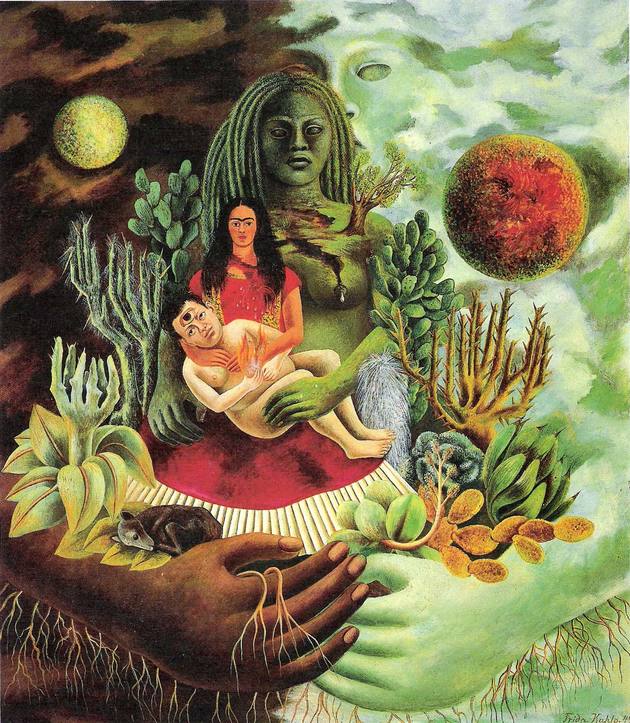 Este 13 de julio se cumplen 67 años de la muerte de Frida Kahlo 🌸, reina del surrealismo centroamericano que pintó los astros 🌗 y los espíritus de la tierra, a Marx y a Freud, a un feto y a su compañero hecho un bebé, su cuerpo y sus dolencias 💧, las plantas y los animales 🦜.
