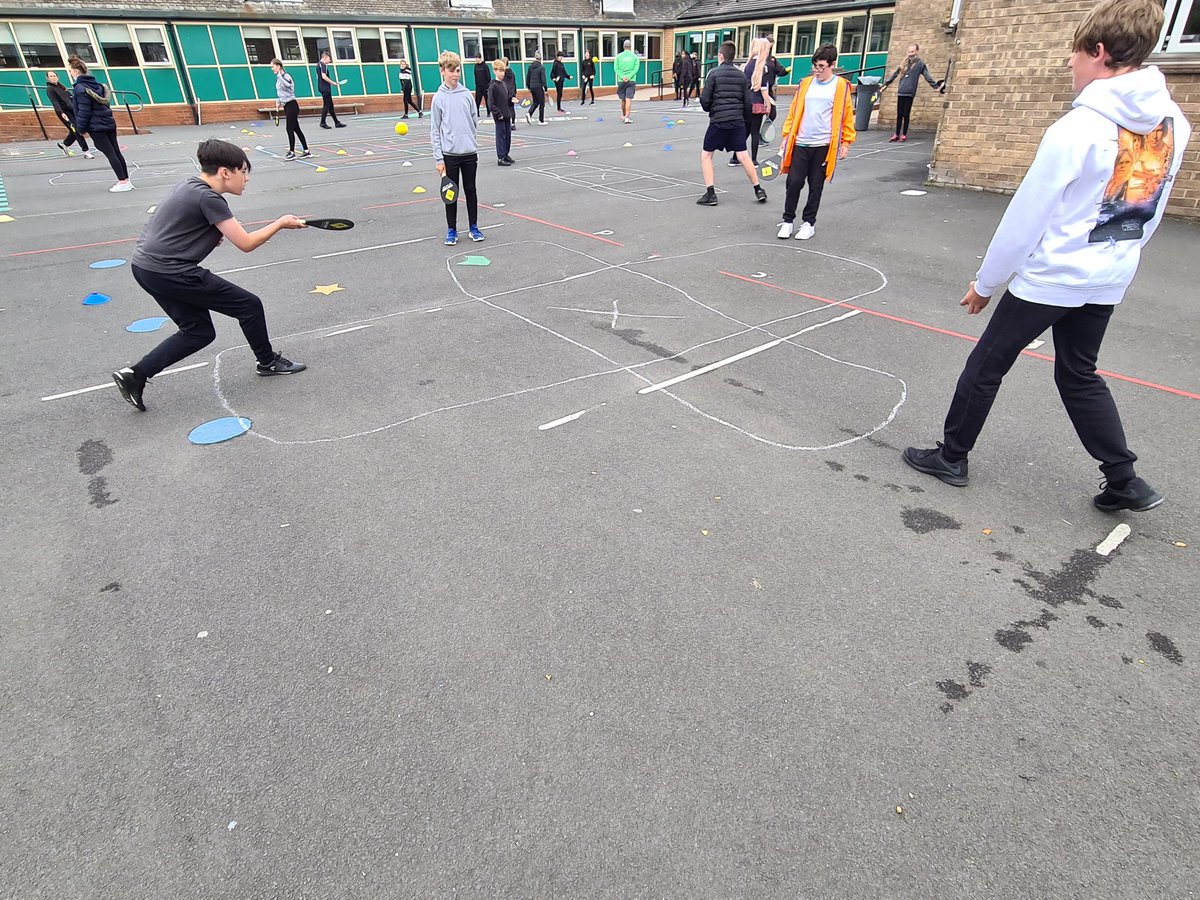 MonksMid_PE's tweet photo. @MonkseatonMid Year 8 are getting into the the #streetracket session with @beverleyparkLTC #tocareandsucceed https://t.co/EmLPzVIUh7