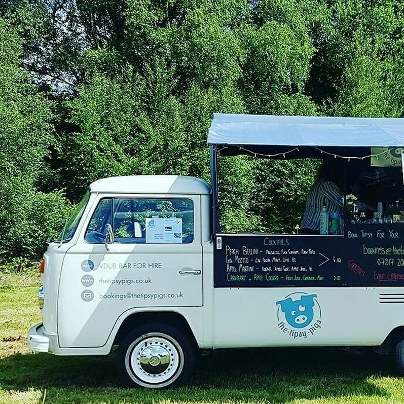 farnhammaltings's tweet photo. Missing your festival fix this summer? Join us for Street, a pop-up #streetfood &amp; music event on 23 July! Listen to live acoustic music, plus a vinyl connoisseur playing a mix of northern soul &amp; funk, as you enjoy delicious food from local vendors.

🎟️ https://t.co/BGL4Sl3vAG https://t.co/3kOcc3ZL2L