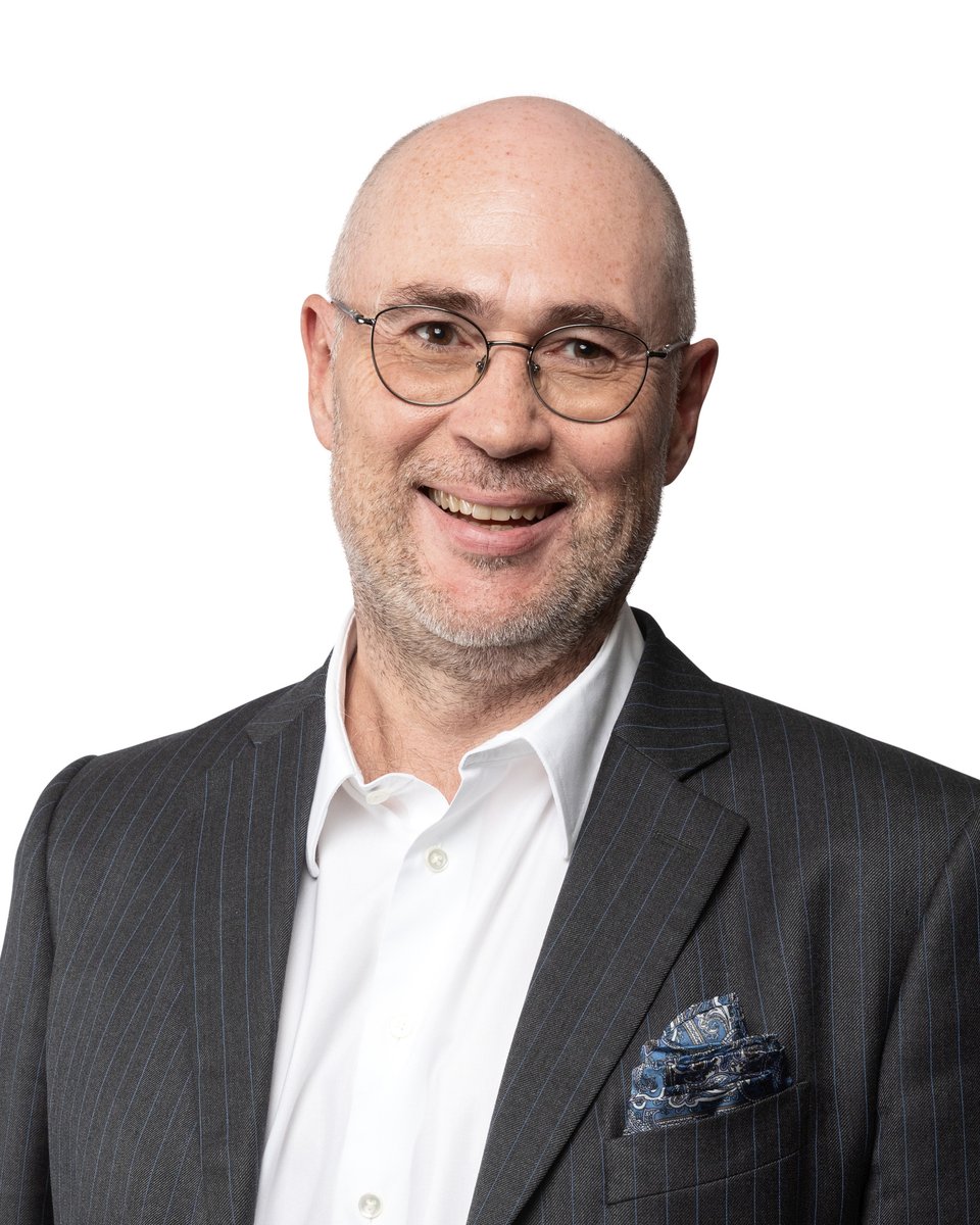 KebotixInc's tweet photo. Globally respected Florian Budde has joined the @KebotixInc advisory panel, bringing expertise to improve partners' performance and financial growth by embracing the digital revolution for the design of new, sustainable #materials and #chemicals. https://t.co/9300lZl9fm https://t.co/74Rk4aMtR0
