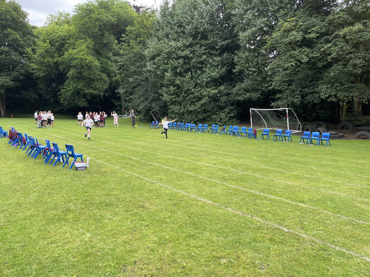 TyntesfieldLC's tweet photo. Amazing team work in the relay races! @TyntesfieldRH https://t.co/N6TZ4s6UCB