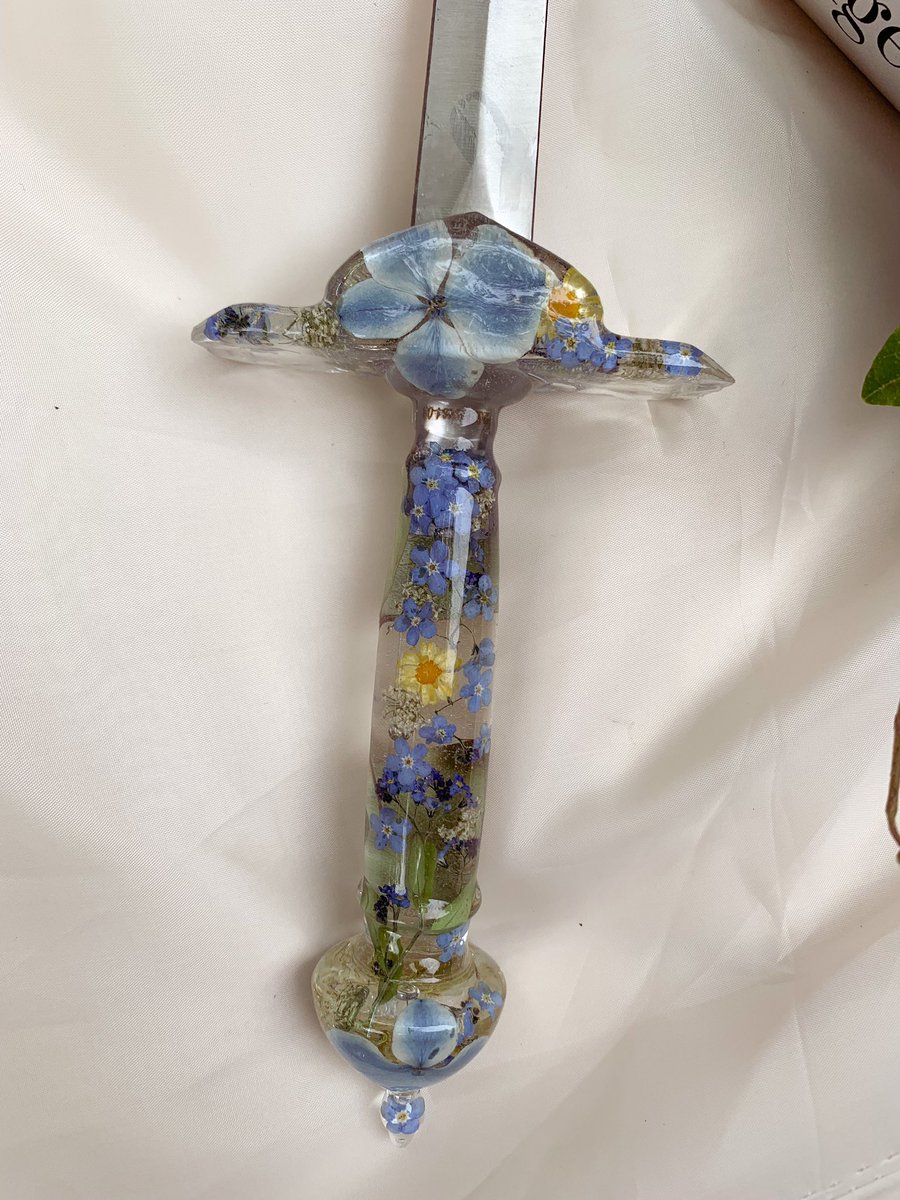 buggirl's tweet photo. one of my favorite daggers i have made so far <3
please tell her good morning https://t.co/Y3Rg1KMkzk