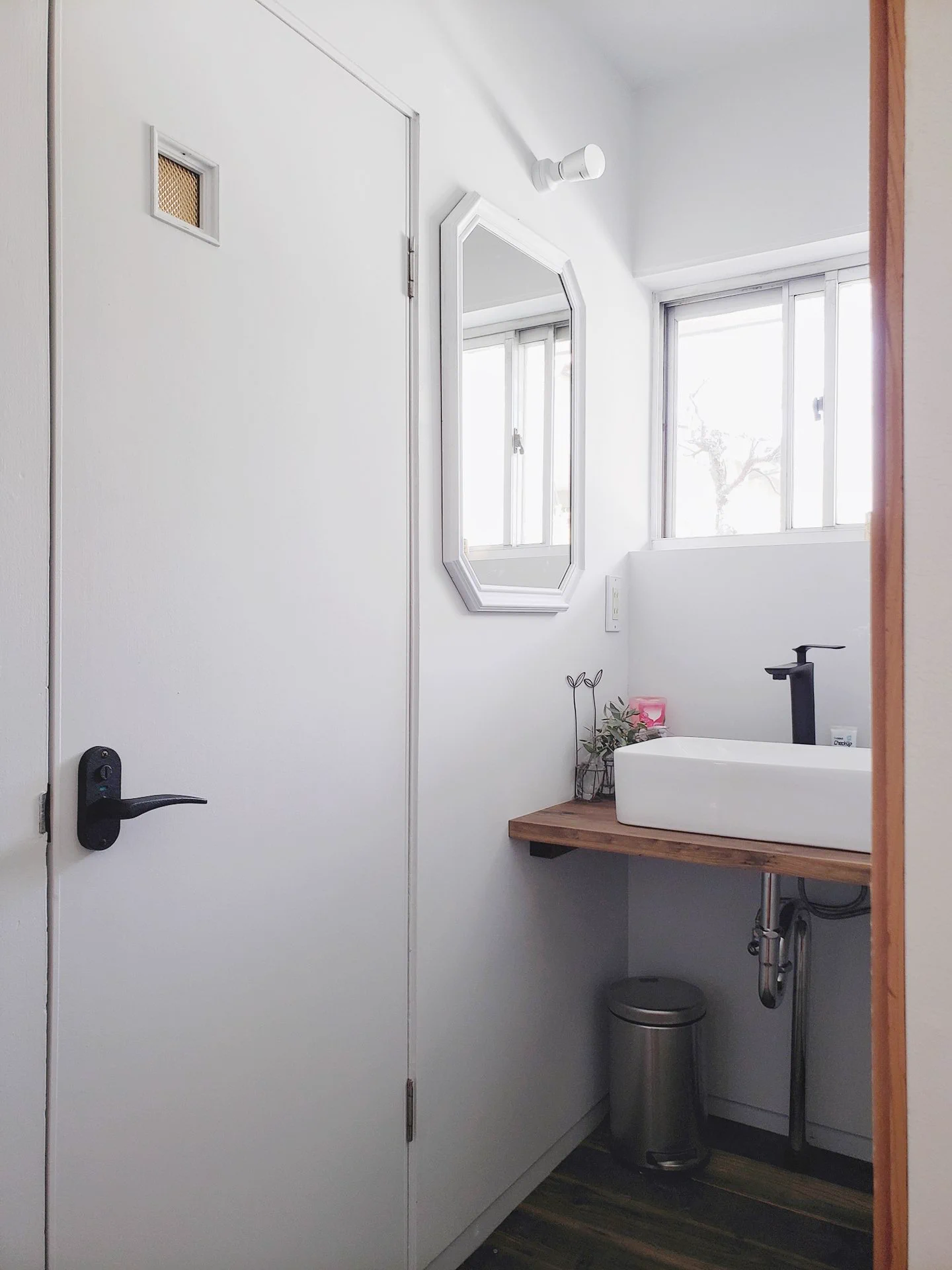 洗面所のビフォーアフターが素晴らしい！業者かと思った