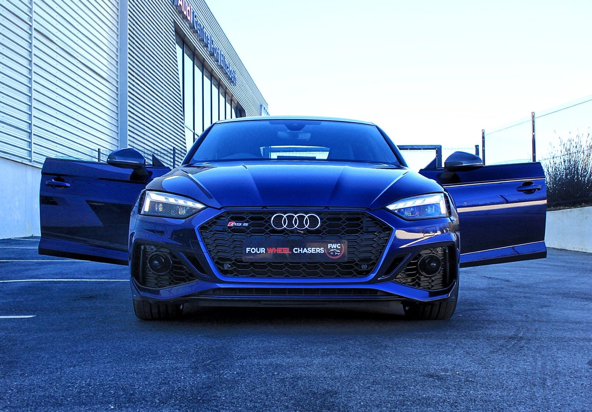 MoyakheSibulele's tweet photo. Apart from the other two cars, this here is the reason why we made that visit to Audi the first place. Behold the range-topping Audi RS 5 Sportback.
Powered by a V6 engine, this "four-door" coupe packs 331 kW and can do the obligatory 0-100 km/h run in just 3,9 seconds.
#seebio https://t.co/ktFdcV4fkv