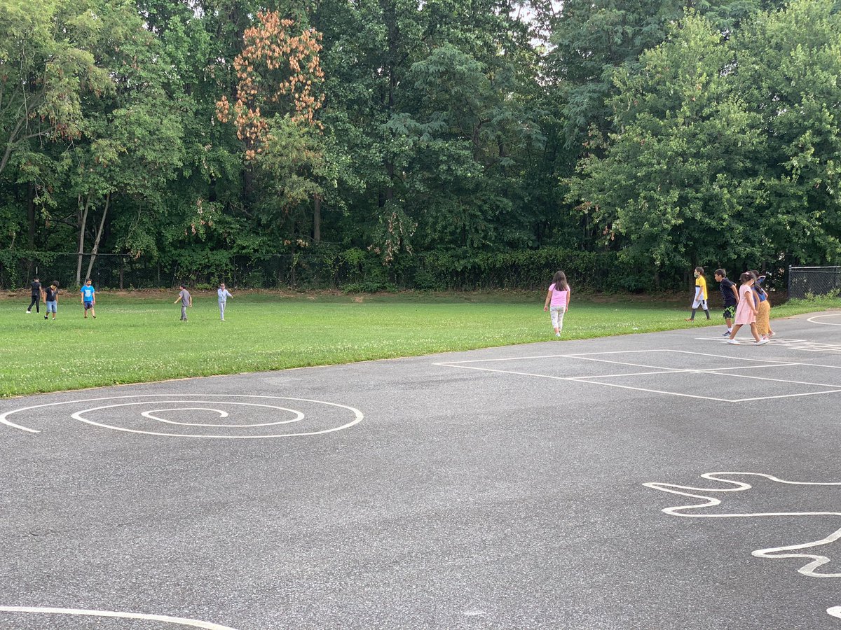 Grades 4 and 5 hard at work during summer school! Thank you Sarah White and Jared Thomas. Kudos to our amazing paras, Samantha Lieberman, Jamin Eisenhower, Alison Stockman and Jenny Wu! 🎉🌻<a href="/Principal_FRES/">Erica Williams</a> @FRES_Intern @Melaika_Brown <a href="/livinginthegift/">Dr. Rotunda Floyd-Cooper, VP of Ed Leadership</a>