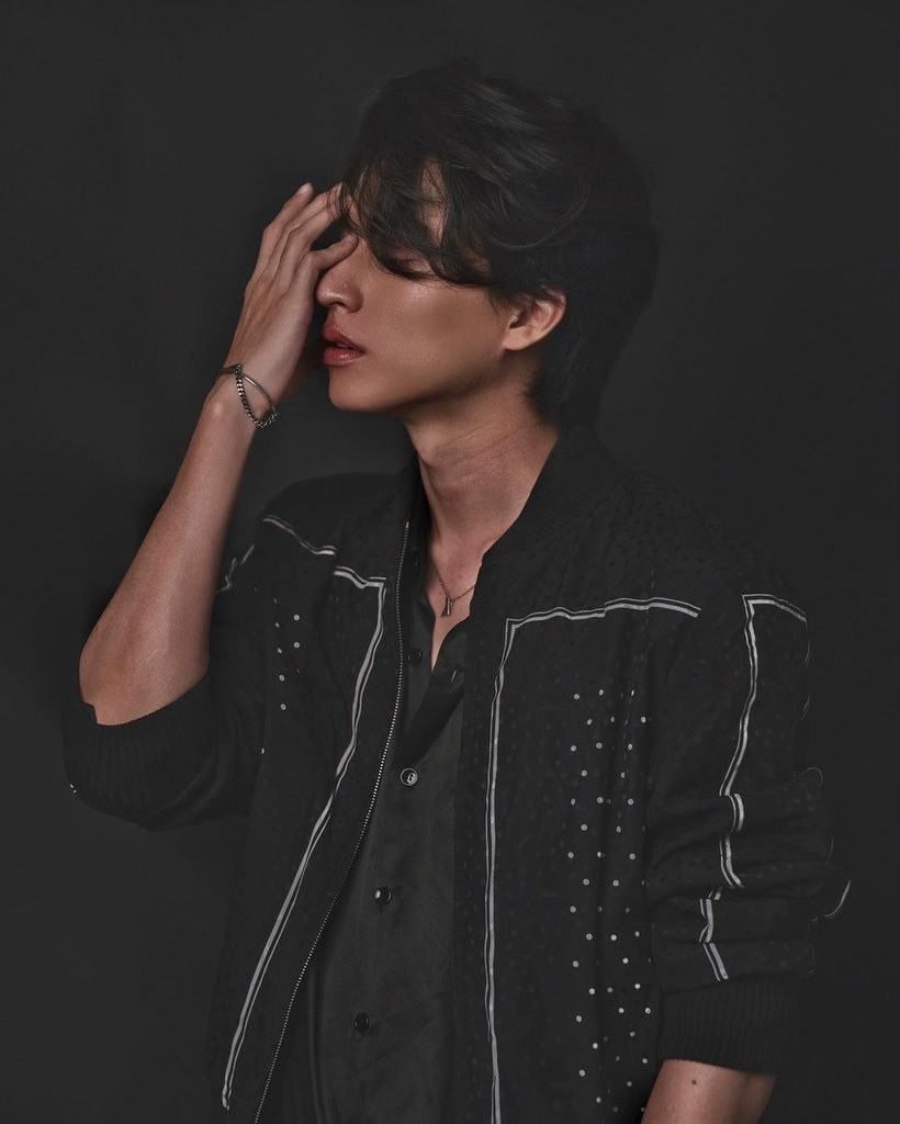 Gulfkanawutofc's tweet image. พึ่งจะบอกฝันดีกันไปแต่เหมือนจะนอนไม่ค่อยหลับแล้วละสิ หล่อเกินต้านจริงๆ🥰

IG : GULFKANAWUT
🔗 instagram.com/p/CRRV0x5r-cC/…

@gulfkanawut 
#GulfKanawut
#ลูกบอลของคุณบิ๊กกลัฟ #PhiBalls 
#หวานใจมิวกลัฟ