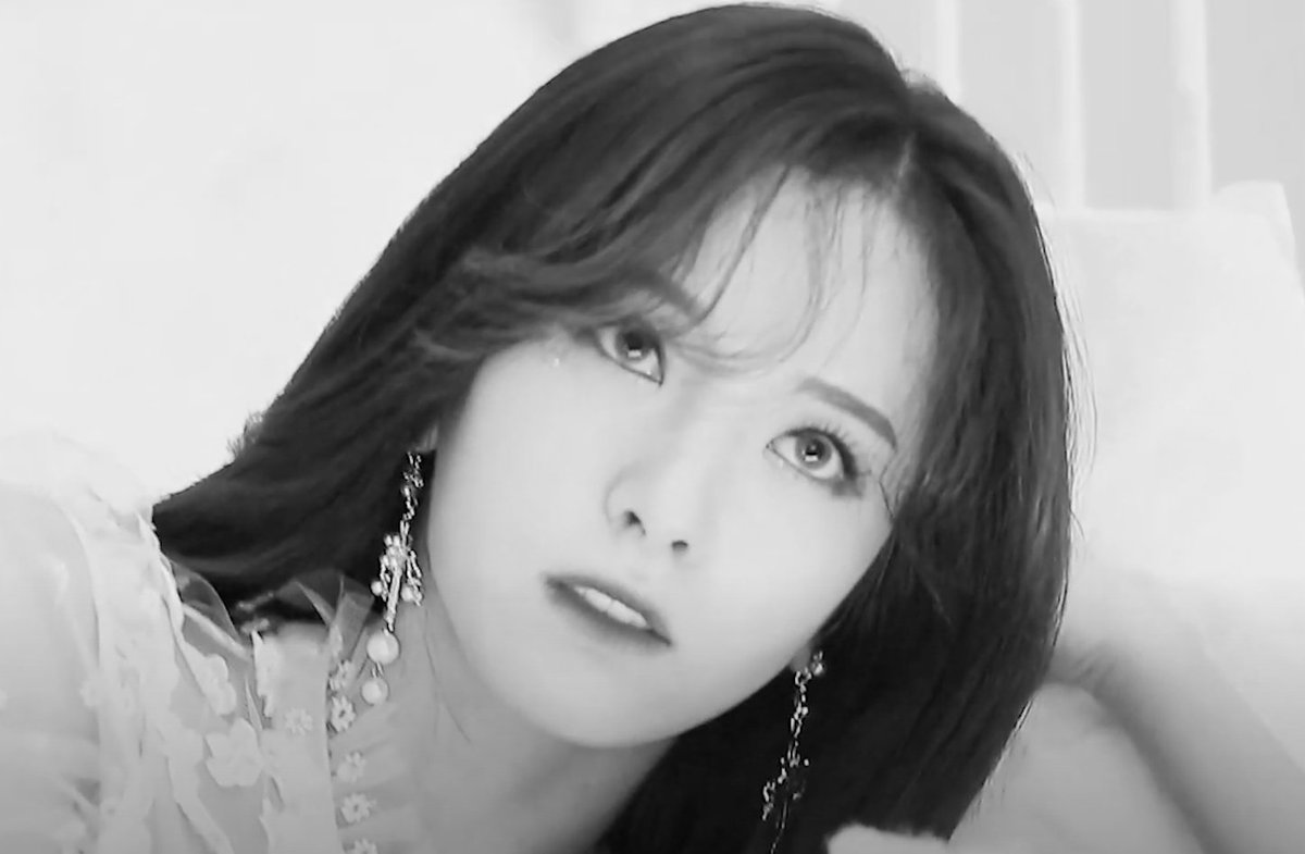 갓입문한 섫뽀러(본인)의 출구를 봉쇄해버린 요즘 포타 탑투
사파 (심장 찌르르한 출렁철썩지랄잡채현실연애)
제괜불 (어렵고 정교한 또라이들의 숨 막히는 대치)
두 글 캐해 온도차 극심한데 둘 다 개찰떡이라 경이로움
결론=진작에 섫뽀할걸ㅜ