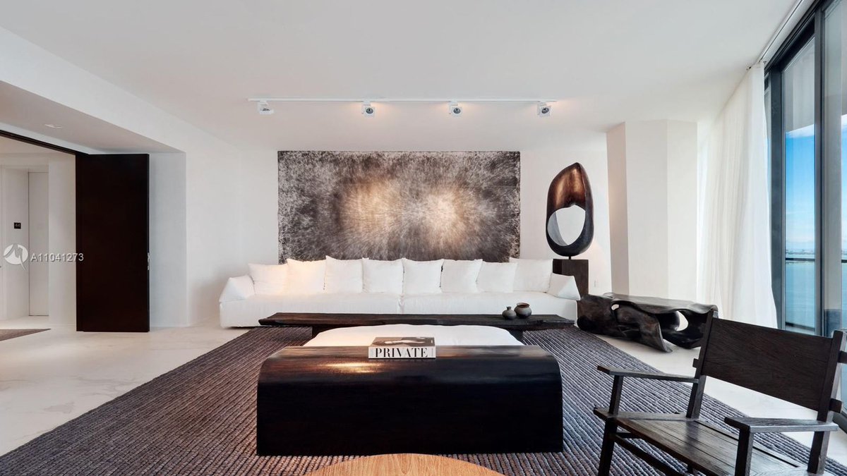 RentberryHomes's tweet photo. This magnificent apartment in Miami's most exclusive residential tower is a triumphant expression of legendary architecture by Zaha Hadid and custom furnishings of the highest caliber by top design by CEU.
https://t.co/53cUtTgo1X
@Rentberry_ #rentberryhomes #Miami
#RentinMiami https://t.co/QeL7nXQc2r