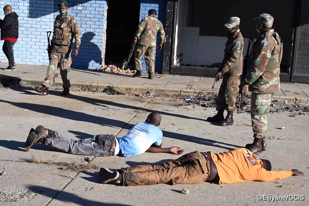 SANDF_ZA's tweet photo. SA National Defence Force in Support of the SA Police Service | Soldiers deployed in Alexandra, Gauteng Province.

Photographs provided by Government Communication Information Systems.

#SANDF
#SANDFProtectSA
#ProtectSouthAfrica https://t.co/ODvyb03Nv3