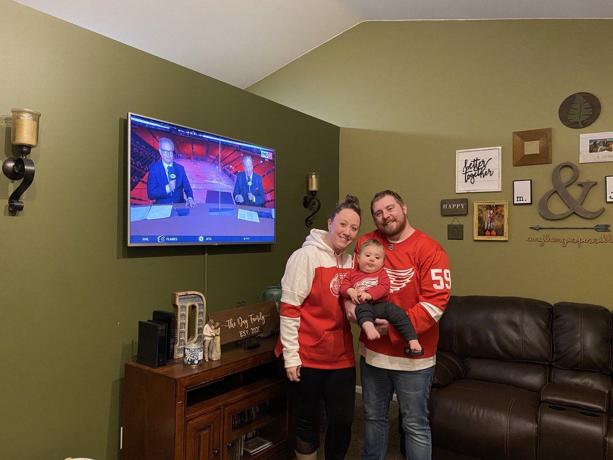 MatthewMDay1990's tweet photo. @DetroitRedWings @budlight Hey @budlight, my wife and I could use a #BudLightStimmyTix #sweepstakes win for a night out! We’ve got a little red wing that keeps us busy at home! https://t.co/nMO9Tp9Rrs