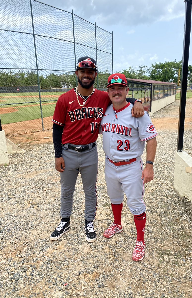 Jbrous27's tweet photo. Juco bandits reunited in the 🇩🇴. 

The Jeff Tam coaching tree continues to grow. @Luiissilverio15 w/ the same swag he’s always had. @EFSCTitans @EFSCbaseball https://t.co/djWcpowI09