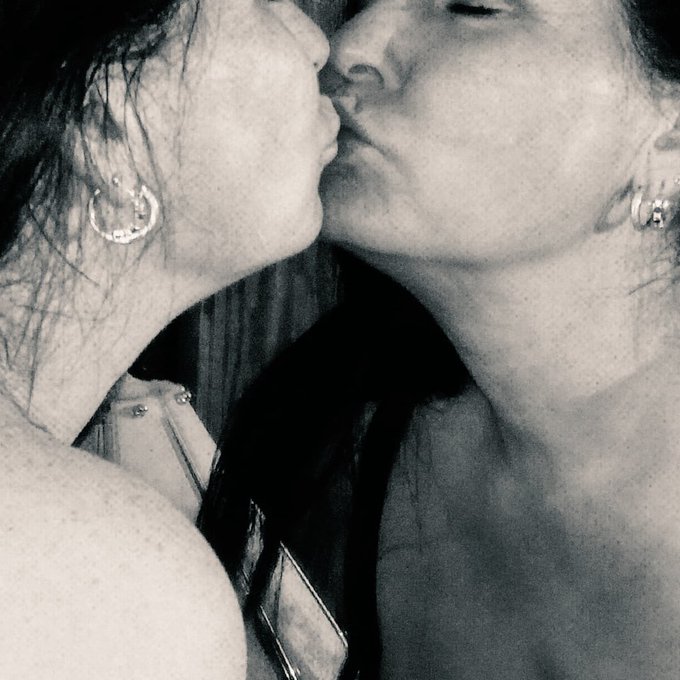 I saw my favorite  porn girl In a picture  do this . Every time I do this all I can think of is kiss