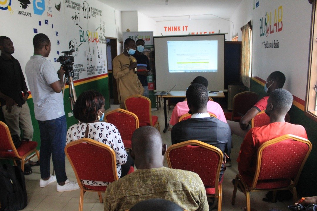 ACMA3BENIN's tweet photo. Ça y est, la phase d'incubation des trois startups #jinukunstore, #souba, #Ans_Lab, sélectionnés via le hackathon #Agrinnov229 de @ACMA2BENIN, a démarré. C'est en partenariat avec BloLab. @IFDCnews @100KIT @CARE_BeninTogo @BLOLAB_BENIN @DangbegnonC @EdahClement1 https://t.co/JGDn2W8gZj