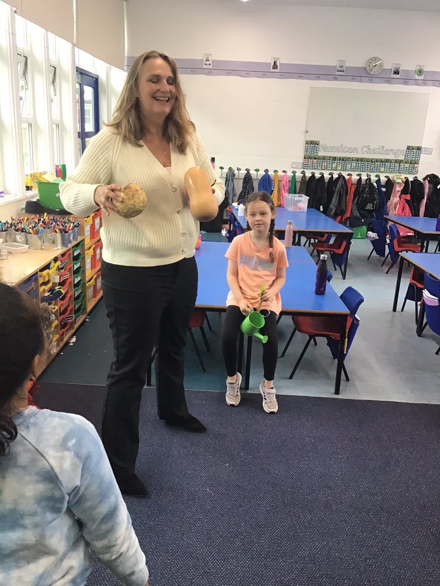 Thank you to Lara from <a href="/FareShareUK/">FareShare</a>  for showing us how you support UK families. We are excited to be part of the process by growing and selling our own vegetables as part of the Welly to Belly Project. 🌶 🌽 🍅