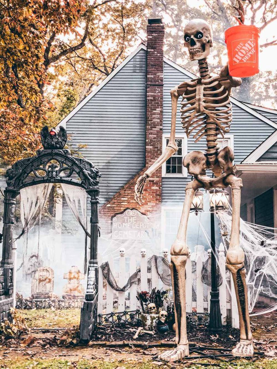 The Home Depot On Twitter Normalize The Giant Skeleton As A Decoration For The Seasons Horrorchick4life Thathalloweenfamily Eyeinthedetail At Charlotteshouse On Ig Https T Co 0zbb6xapkd