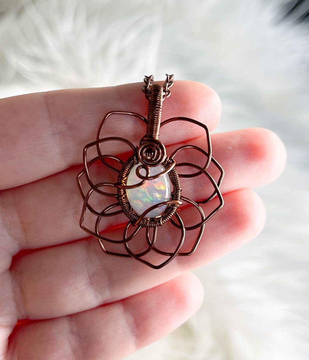mildhippie's tweet image. 🌈 OPAL PENDANT GIVEAWAY 🌈

to enter:
• retweet this post
• follow me (@mildhippie)

extra entries:
• like/retweet my pinned tweet
• tag friends below

Winner will receive this Ethiopian Opal sunflower pendant, made by me🌻