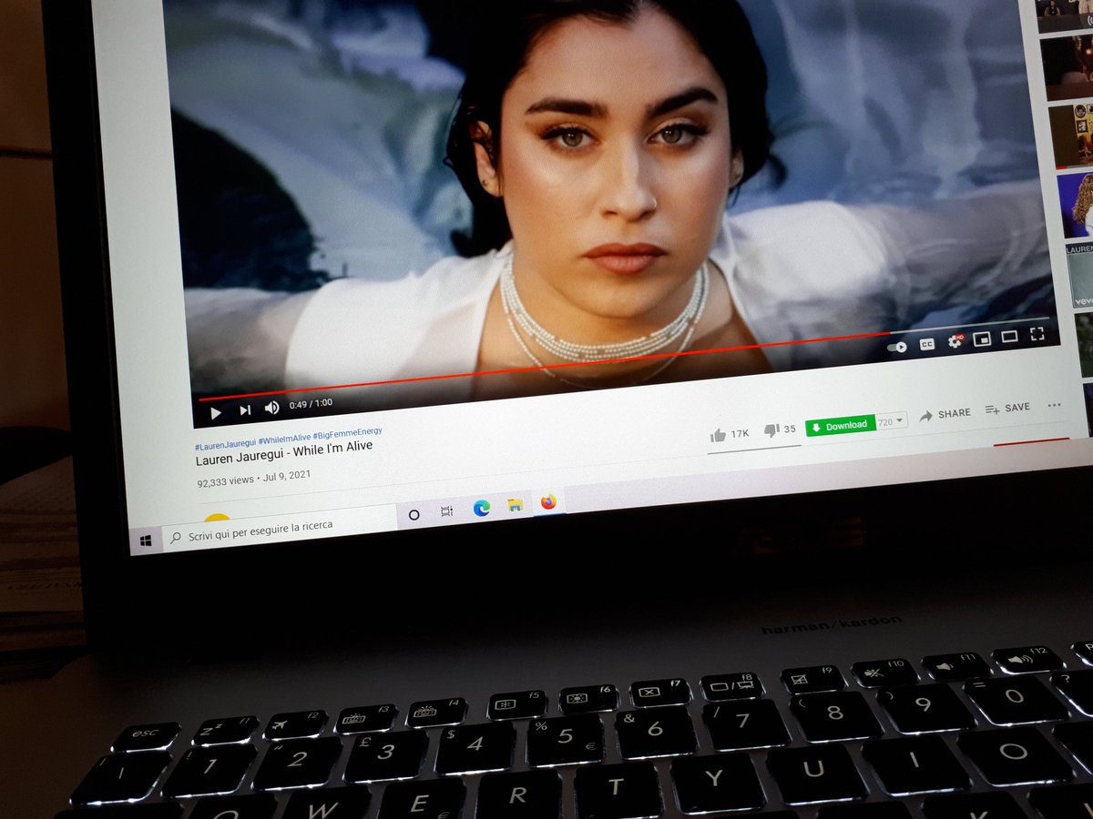 🎼🎵🎶 While I'm alive ... While I'm supposed to work ... Little pause listening to <a href="/LaurenJauregui/">Lauren Jauregui</a>'s beautiful voice. 😍 Wonderful as always. 🔝🔝Ok, I'll get back to work! 💪💪