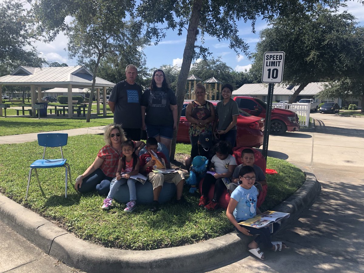 TLA_Moonshot's tweet photo. What is better than the ice cream truck coming through the neighborhood? How about TLA’s Moonshot Bookmobile! Thanks to Chaplain Combs, Emily, @FellsmerePD and @SusanAdamsIRC for supporting literacy in the community! #SummerLearningWeek #MoonshotCommunity @moonshotmoment https://t.co/ebNdZ7VUqx