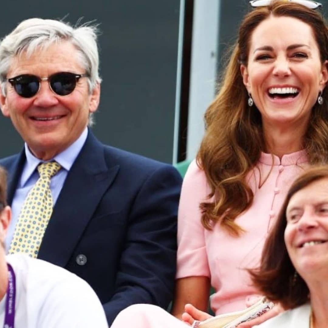 colourandimage's tweet photo. Kate make her courtside fashion count at #Wimbledon delivering one fabulous look after another

Pink dress@beulahlondon
Nude @aldo_shoes 
Green crepe @emiliawickstead midi dress
@jimmychoo heels
@mulberry bag
Navy polka dot @alessandrarich skirt
 #stylingthenation #KateMiddleton https://t.co/b5puKKqYT0
