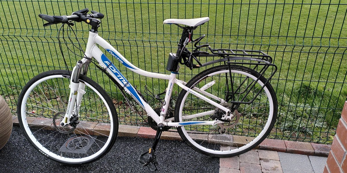 My beautiful bicycle that's been stolen from Belfast City Hospital today while I was working here.... 🚲😣😭 I love cycling and I'm most sad that I can't cycle with my kids now cuz they love it more #cycling #cyclinglife @BelfastTrust