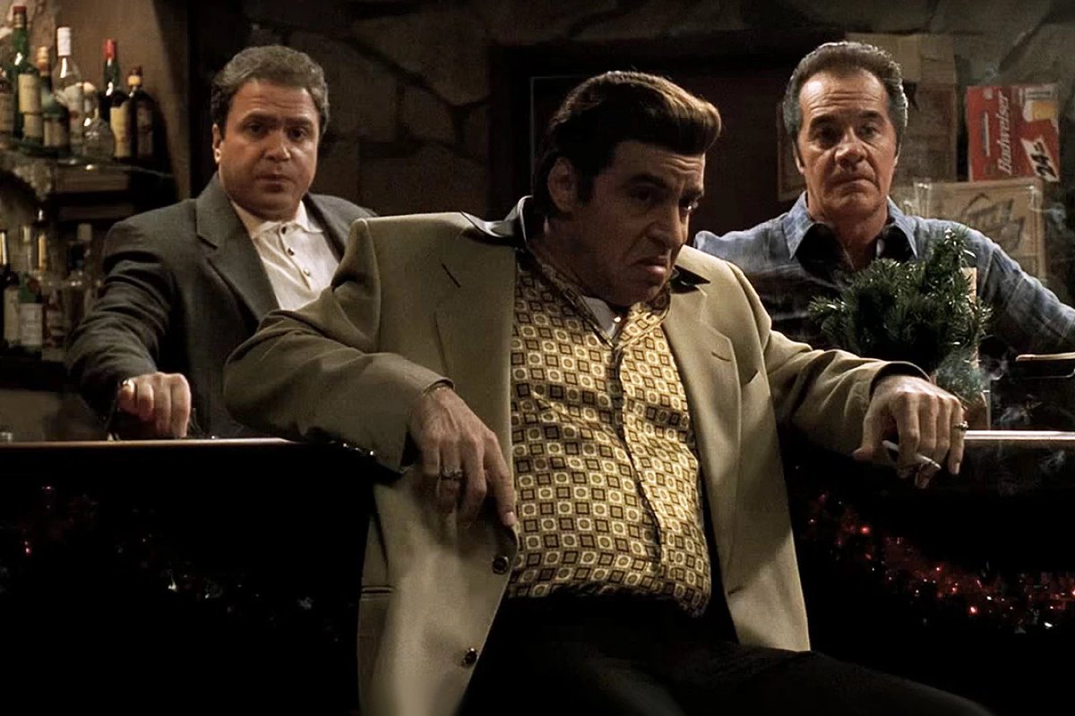 Они снова меня туда затащили. Они снова меня туда затащили. Сильвио данте сопрано. Они затащили меня обратно сопрано. Они снова затащили меня обратно.