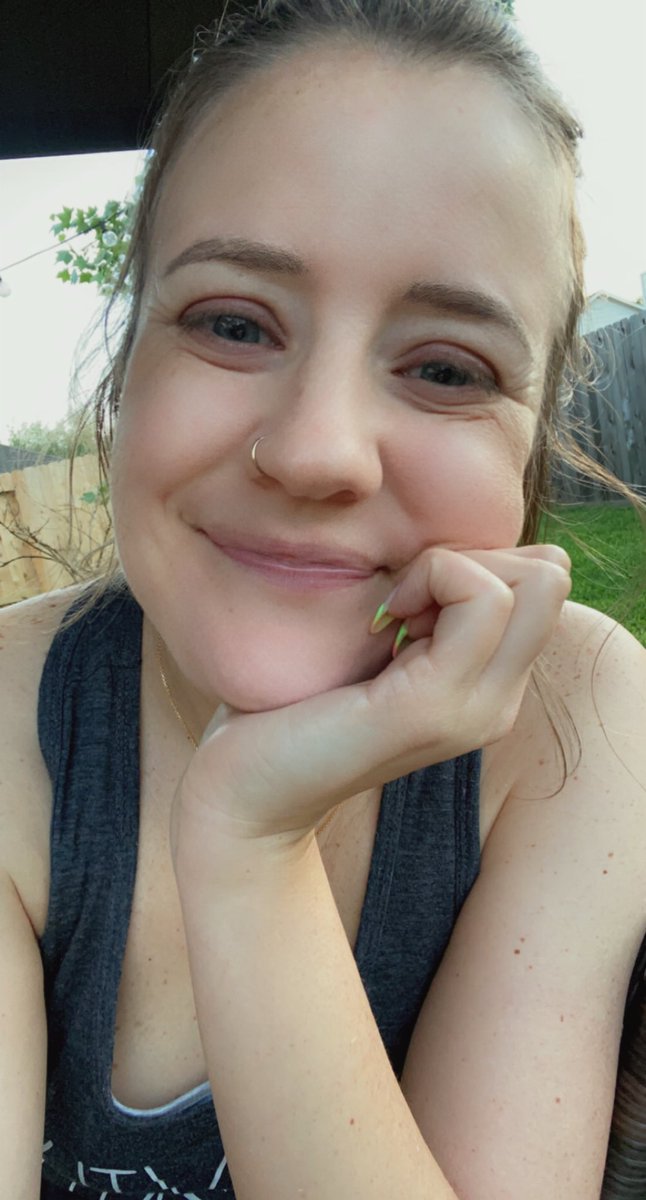 MsBatDLE's tweet photo. Continued summer selfie bingo. #MYESummerSelfieBingo #MYESummerFun #patioselfie #funwithfriends #beachselfie https://t.co/OrL3lGpQ8g