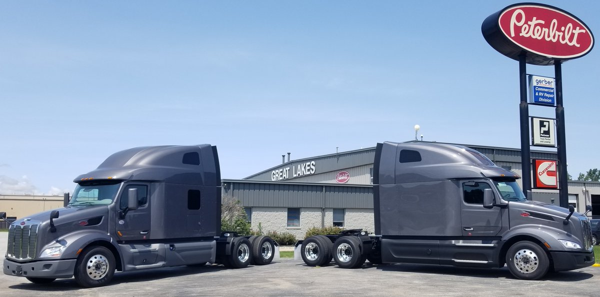 TLGPeterbilt's tweet photo. Peterbilt 579 ➡️ New Model 579 . When a good thing gets better.
⬆️ 7% Increase in fuel economy
⬆️ Bigger interior
⬇️ 10% Decrease in cab noise
Learn more about the new era of class in trucking https://t.co/Pj8ZWwOAMP.
#TLGTrucks #Peterbilt #NewModel579 https://t.co/bSNROiR8xT