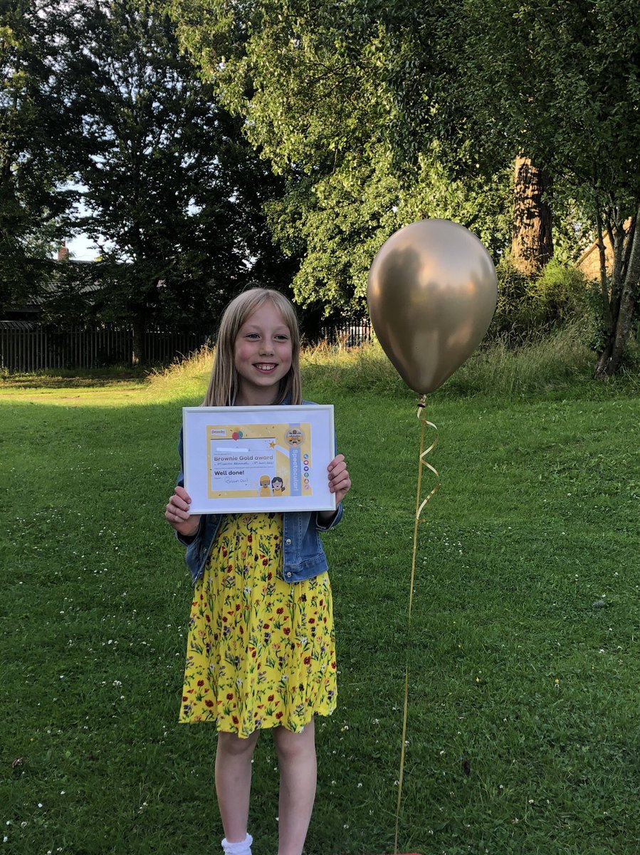 2ndWhittle's tweet photo. Eloise and Maisy also achieved Gold and made us some brilliant bunting to hang in our meeting place. They were also fantastic decorations for our afternoon tea party! Well done both! https://t.co/IwbBaQwRsn