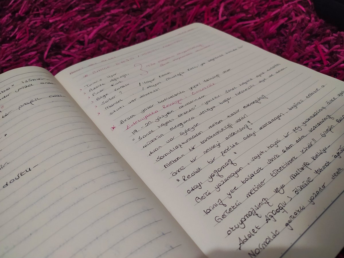 Kıymetli Ahmet Sait Akçay hocamızın öncülüğünde başladığımız öykü/ şiir tahlillerini nihayete erdirdik. Birçok yeni kavramı öğrenmekle birlikte, her defasında kaliteli okuma nasıl yapılır, bunu bir kez daha fark etmiş olduk. 
Eylül ayını, yeni dönemi heyecanla bekliyoruz...