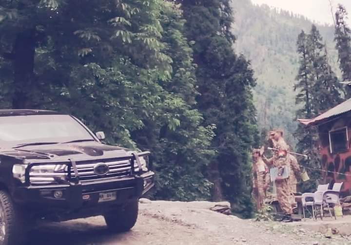 پاک فوج کے جوانوں کا مریم نواز کے ساتھ محبت بھرا انداز۔  مریم نواز کے سلام کا جواب پوری گرمجوشی اور سلوٹ کے ساتھ دیا  پاک آرمی زندہ باد پاکستان پائندہ باد
<a href="/MaryamNSharif/">Maryam Nawaz Sharif</a>