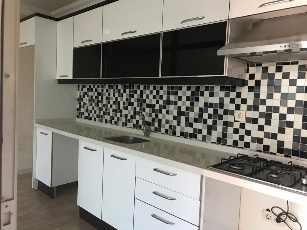 Tuzla Esentepe mevki 2+1 kiralık daire 
4yıllık bine cadde üzeri ulaşım kolay 
100m2 geniş  
Balkonlu 1kat 
3200 TL kira +3200 depozito 
Tuzlam emlak”tan 
İstanbul tuzla 

0554 504 20 56 
#tuzlamemlak 
0216 969 72 12 

#tuzla #esentepe #kiralıkdaire #tuzlakiralıkdaire #tuzlasahil