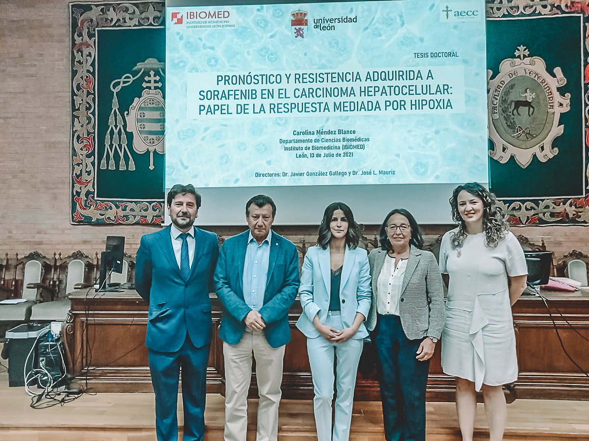 ContraCancerLE's tweet photo. 🔽 ¡Estamos de celebración! 👏👏🥇

Nuestra becada la Dra. Carolina Méndez Blanco (@carolinamb93) 👩🏻‍🔬 presentó su tesis doctoral llevada a cabo en @IBIOMED1  🧫🧬 de @unileon y dirigida por @JoseluisMauriz  y Javier González Gallego https://t.co/FVcjoXjgsS