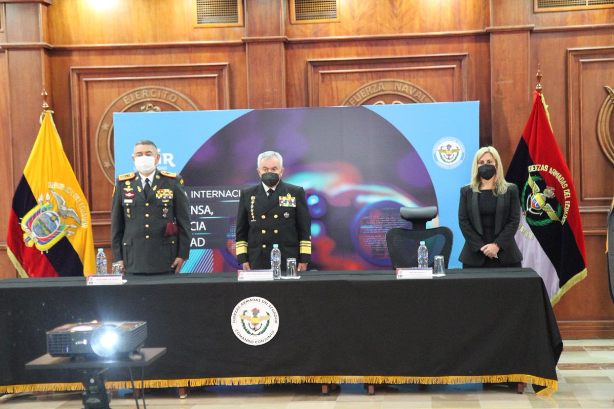 FFAAECUADOR's tweet photo. #Quito| El Valm. Jorge Cabrera, jefe del CC.FF.AA., presidió la inauguración de la ‘I Jornada Internacional de 𝗖𝗶𝗯𝗲𝗿𝗱𝗲𝗳𝗲𝗻𝘀𝗮, 𝗜𝗻𝘁𝗲𝗹𝗶𝗴𝗲𝗻𝗰𝗶𝗮 𝘆 𝗦𝗲𝗴𝘂𝗿𝗶𝗱𝗮𝗱’, con la ponencia de expertos miembros el Cuerpo de Seguridad y Defensa de España y Ecuador. https://t.co/A8g0ITprvB