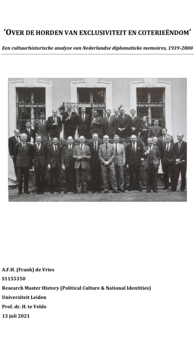 afhdevries's tweet image. Eindelijk scriptie af!