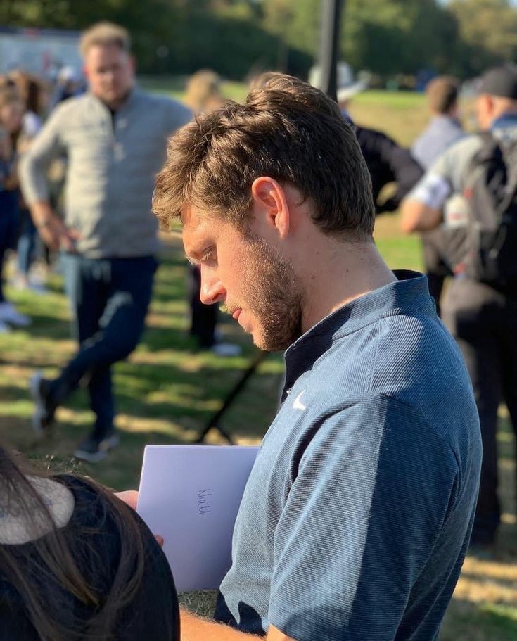 Niall Horan at golden hour ☀️ - a stunning thread