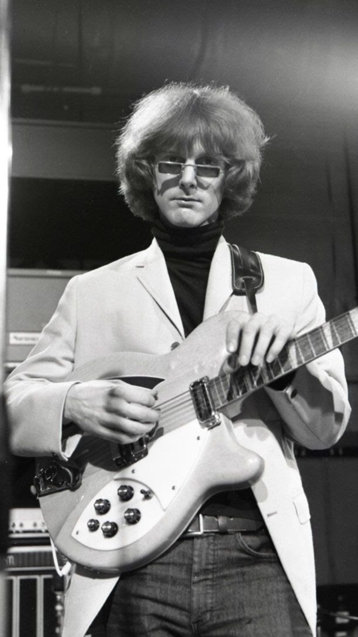 Happy 79th birthday to Roger Mcguinn . 