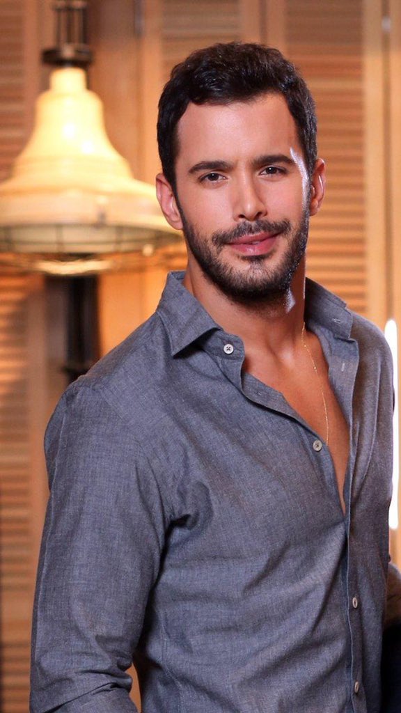EKiralikask's tweet photo. AY SE EU TE PEGO !!!#TeAlquiloDivinity13Jul https://t.co/j7VglfeYXD